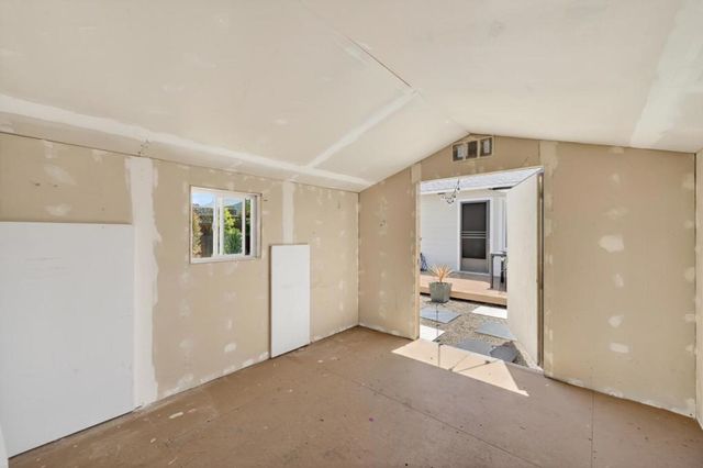 912 Montgomery Street, San Carlos, CA 94070
