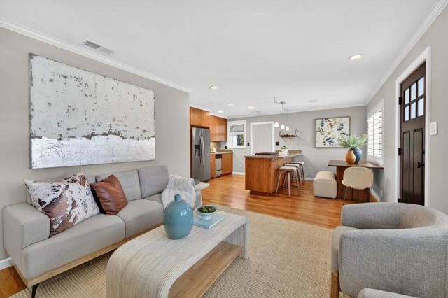 912 Montgomery Street, San Carlos, CA 94070