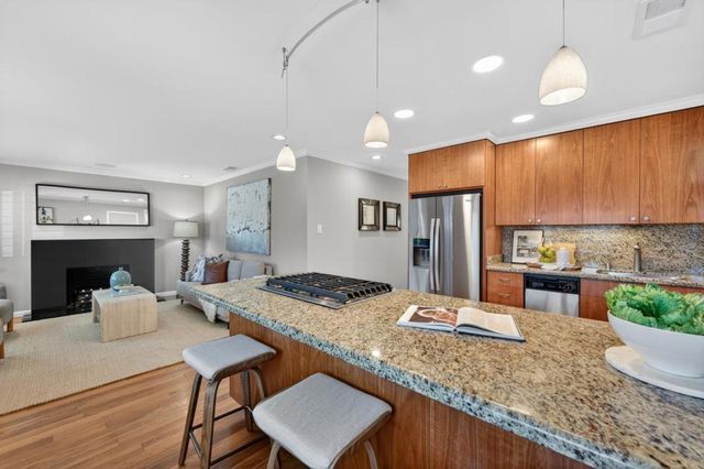 912 Montgomery Street, San Carlos, CA 94070