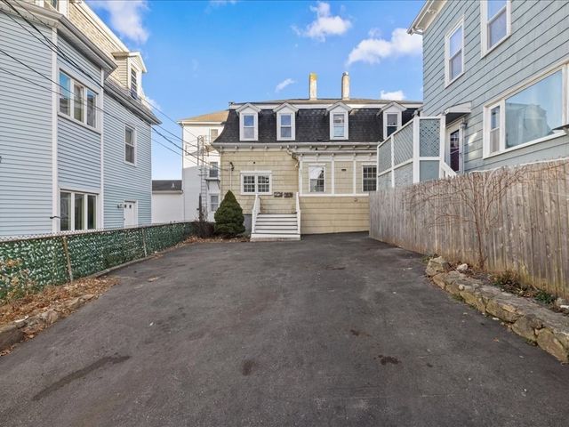 334 Fountain St, Fall River, MA 02721