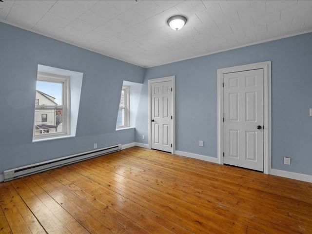 334 Fountain St, Fall River, MA 02721