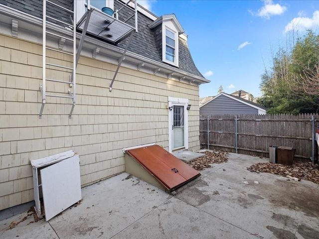 334 Fountain St, Fall River, MA 02721