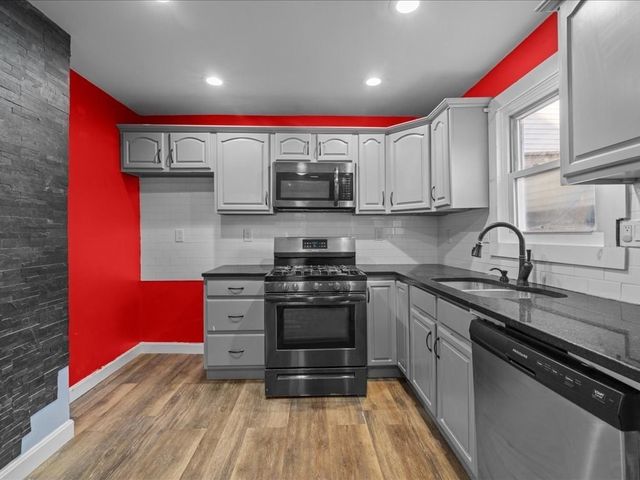 334 Fountain St, Fall River, MA 02721