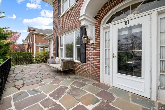 61 Margaret Avenue, Lawrence, NY 11559