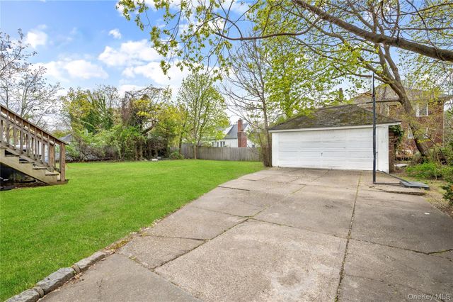 61 Margaret Avenue, Lawrence, NY 11559