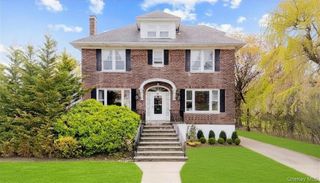 61 Margaret Avenue, Lawrence, NY 11559