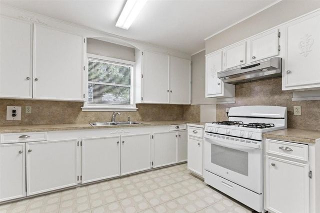 3902 Harvard Street, Lake Charles, LA 70607