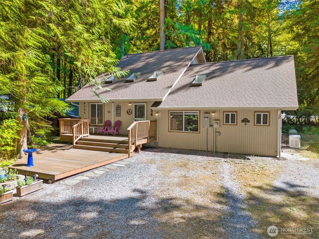 7036 Rainier Way, Glacier, WA 98244