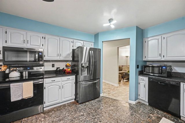 2161 Wild Cherry Lane, Kalamazoo, MI 49009