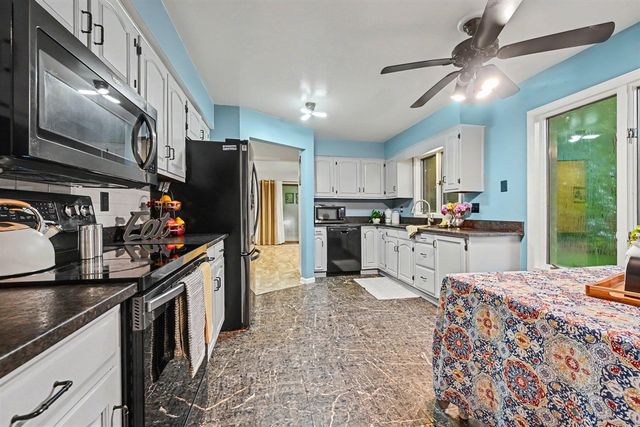 2161 Wild Cherry Lane, Kalamazoo, MI 49009