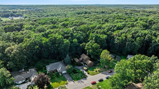 2161 Wild Cherry Lane, Kalamazoo, MI 49009