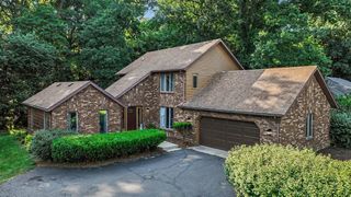 2161 Wild Cherry Lane, Kalamazoo, MI 49009