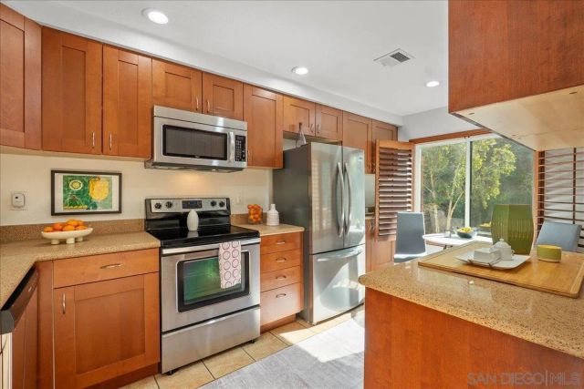 9451 Lake Murray Blvd E, San Diego, CA 92119