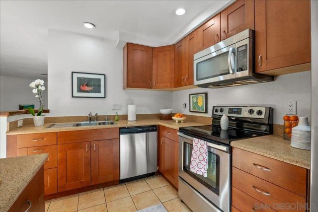 9451 Lake Murray Blvd E, San Diego, CA 92119