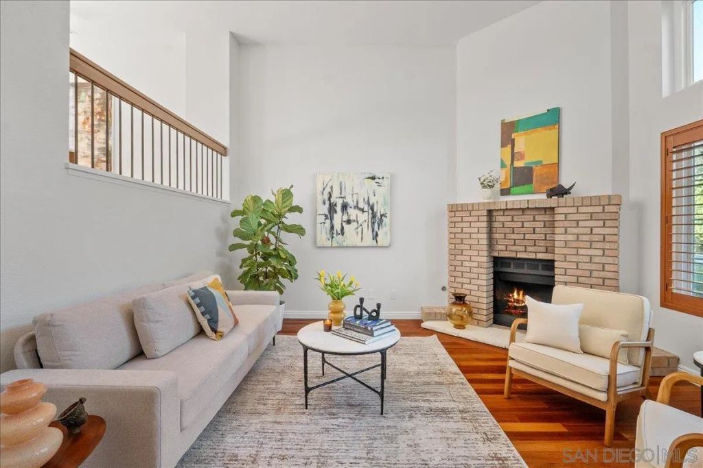 9451 Lake Murray Blvd E, San Diego, CA 92119