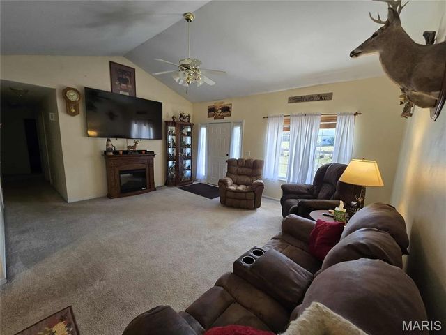 1362 Oakwood Drive, St Clair, MO 63077