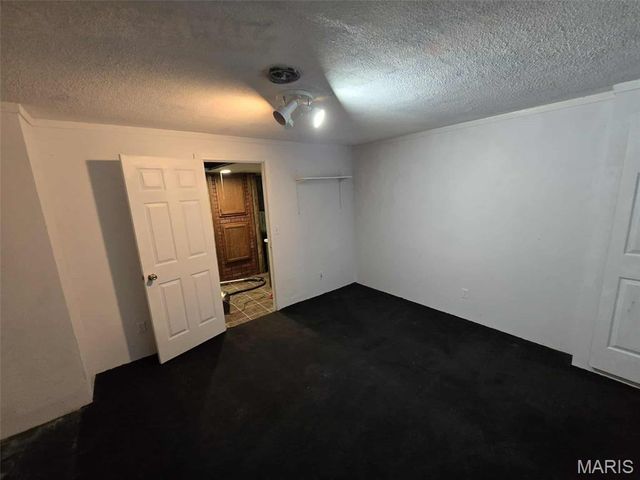 1362 Oakwood Drive, St Clair, MO 63077