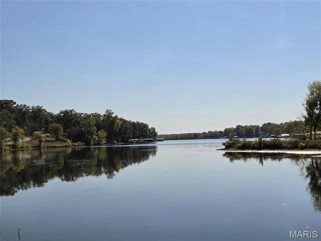 1362 Oakwood Drive, St Clair, MO 63077