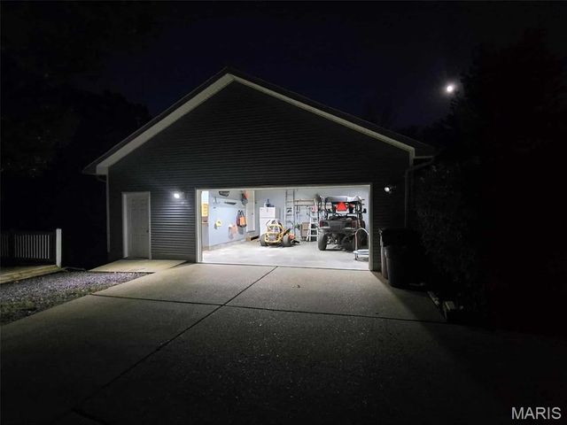 1362 Oakwood Drive, St Clair, MO 63077