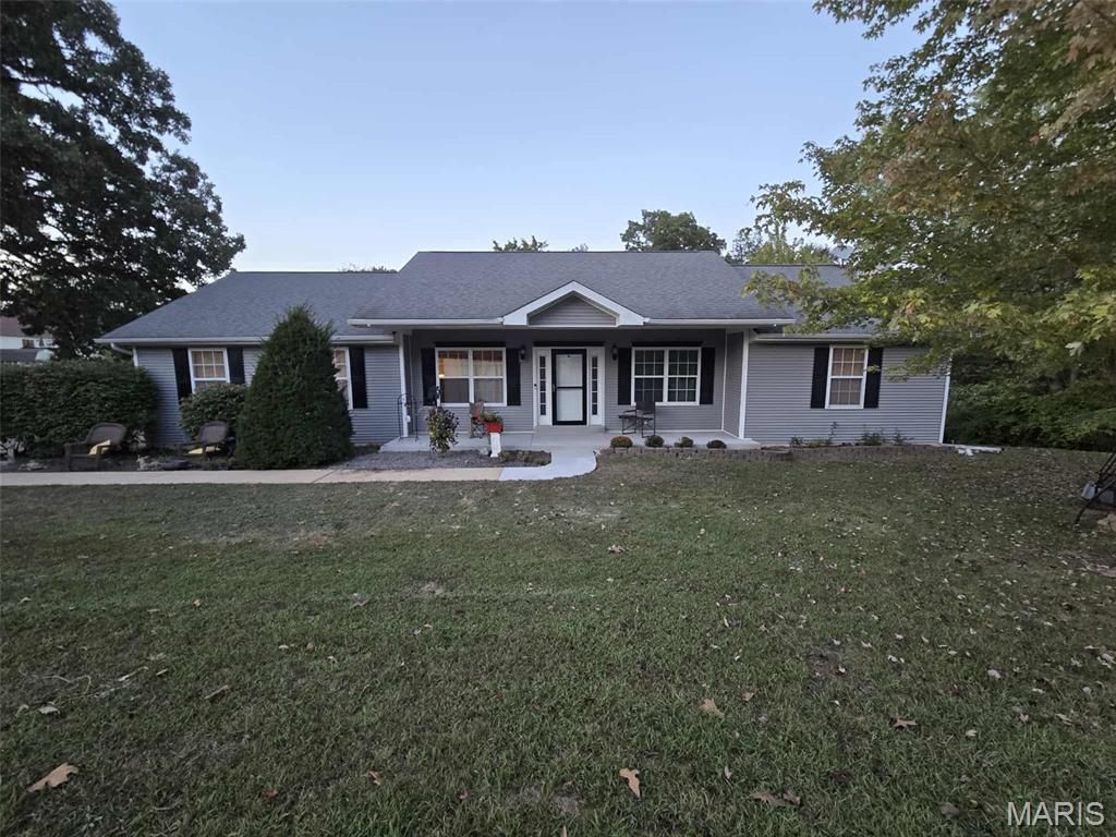1362 Oakwood Drive, St Clair, MO 63077