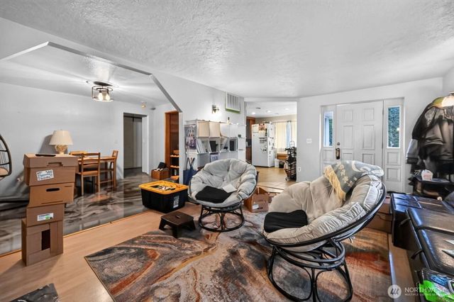 17027 Lake View Boulevard, Mount Vernon, WA 98274