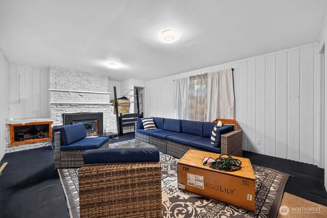 17027 Lake View Boulevard, Mount Vernon, WA 98274