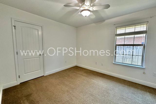 306 Gauntlet Drive, Crestview, FL 32539