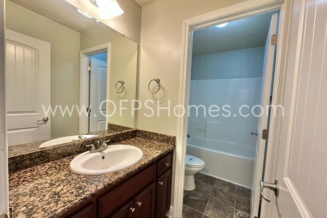 306 Gauntlet Drive, Crestview, FL 32539