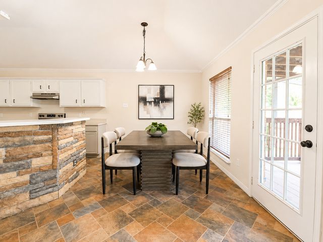 1010 Mediterranean Avenue, Midlothian, TX 76065