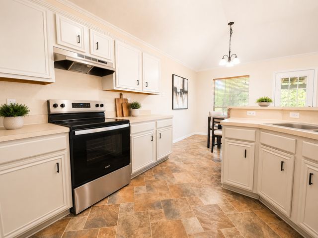 1010 Mediterranean Avenue, Midlothian, TX 76065