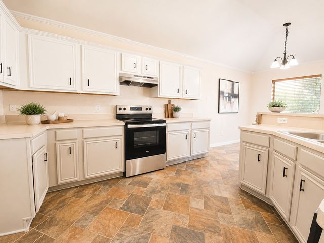 1010 Mediterranean Avenue, Midlothian, TX 76065