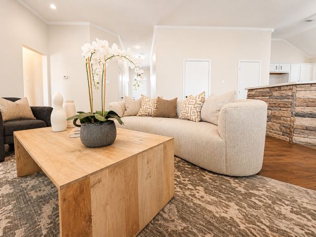 1010 Mediterranean Avenue, Midlothian, TX 76065