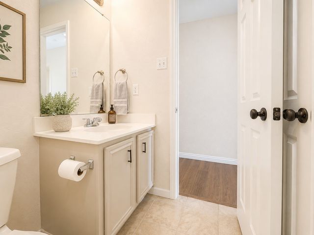 1010 Mediterranean Avenue, Midlothian, TX 76065