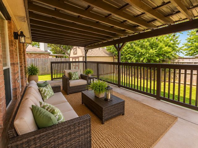 1010 Mediterranean Avenue, Midlothian, TX 76065