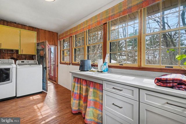 950 W SPRING VALLEY RD, Wellsville, PA 17365