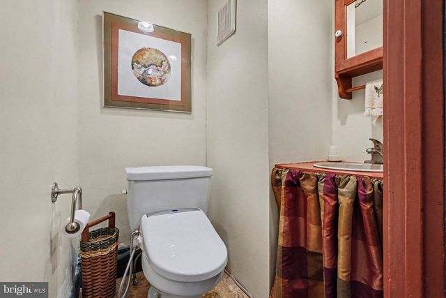 950 W SPRING VALLEY RD, Wellsville, PA 17365