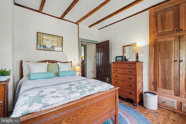 950 W SPRING VALLEY RD, Wellsville, PA 17365