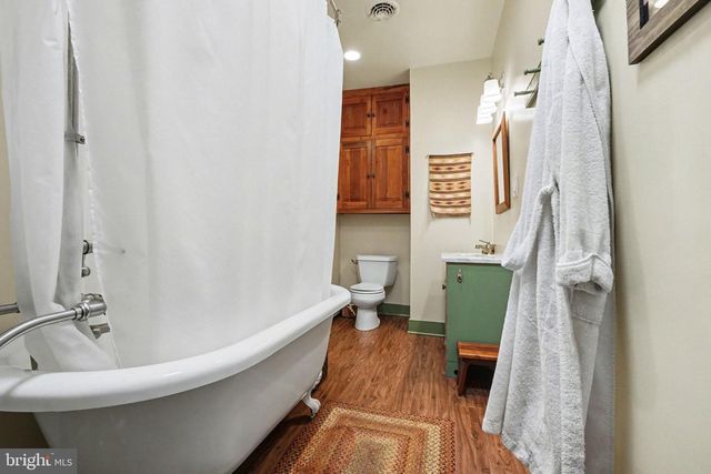 950 W SPRING VALLEY RD, Wellsville, PA 17365