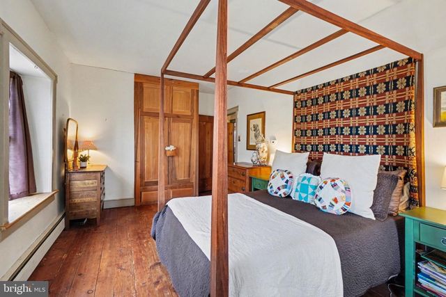 950 W SPRING VALLEY RD, Wellsville, PA 17365