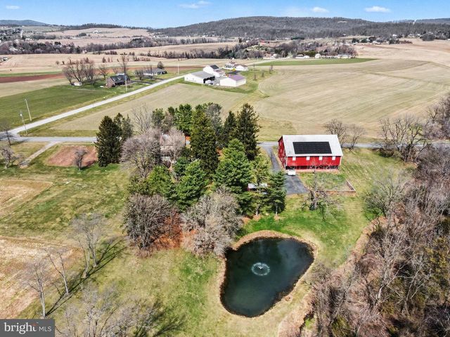 950 W SPRING VALLEY RD, Wellsville, PA 17365