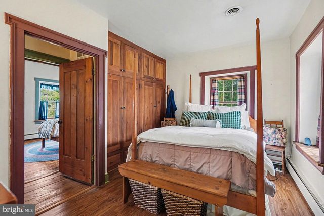 950 W SPRING VALLEY RD, Wellsville, PA 17365