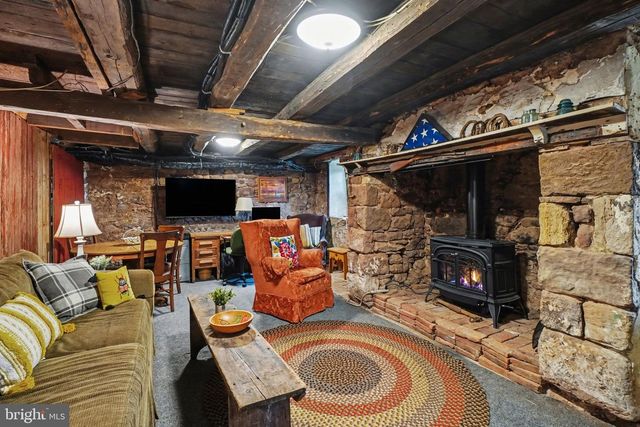 950 W SPRING VALLEY RD, Wellsville, PA 17365