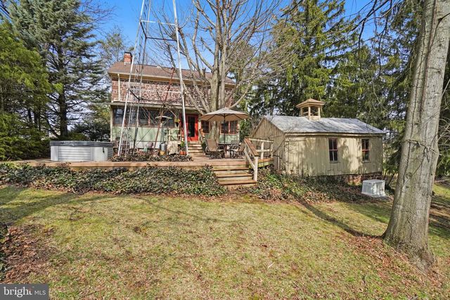 950 W SPRING VALLEY RD, Wellsville, PA 17365