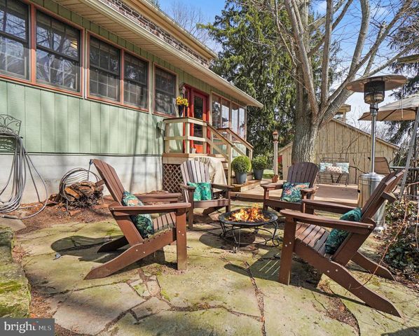 950 W SPRING VALLEY RD, Wellsville, PA 17365