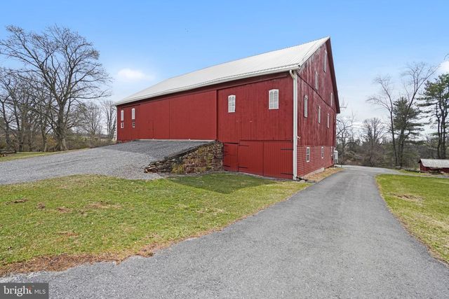 950 W SPRING VALLEY RD, Wellsville, PA 17365