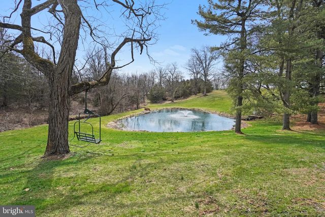 950 W SPRING VALLEY RD, Wellsville, PA 17365