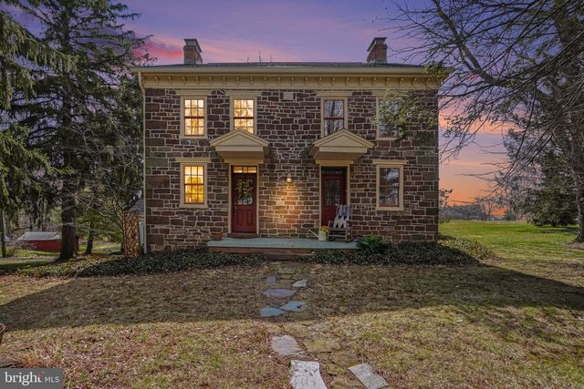 950 W SPRING VALLEY RD, Wellsville, PA 17365