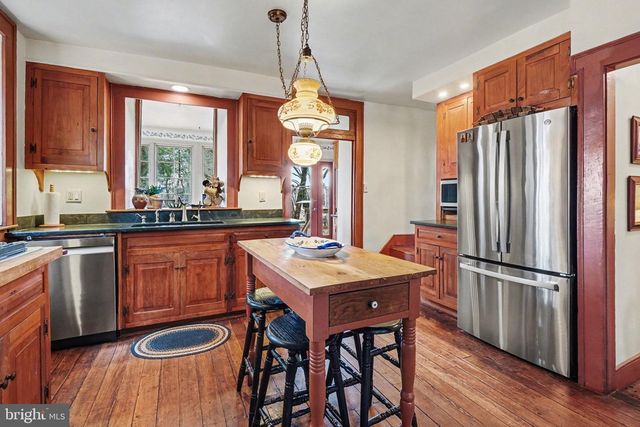 950 W SPRING VALLEY RD, Wellsville, PA 17365