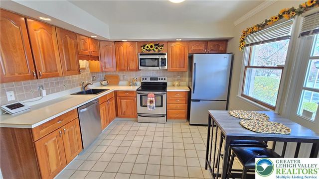194 Springhouse Road, Allentown City, PA 18104