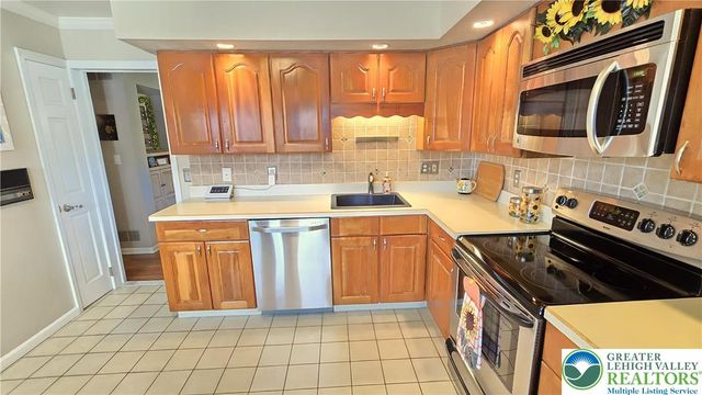194 Springhouse Road, Allentown City, PA 18104